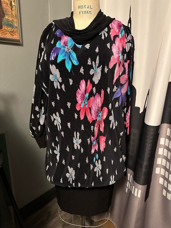 Dresses & Skirts - 80s Virginie Paris vintage micro pleat Black Floral Dress